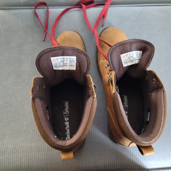 Light Brown Timberland hiking boots - Picture 2 of 7